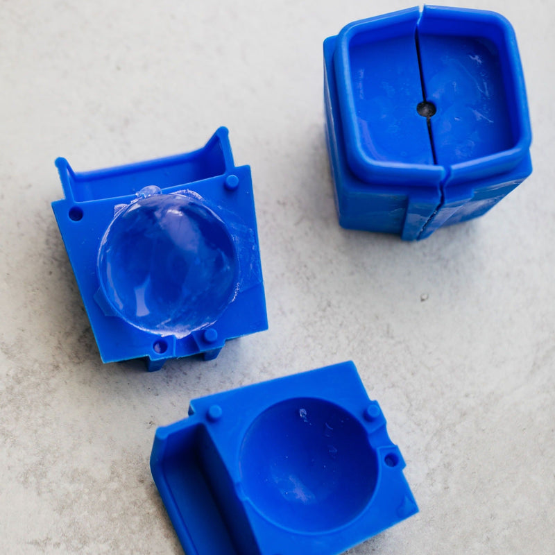 Load image into Gallery viewer, 2 Sphere ice•ology™ Clear Ice Cube Trays (2) 2" Spheres
