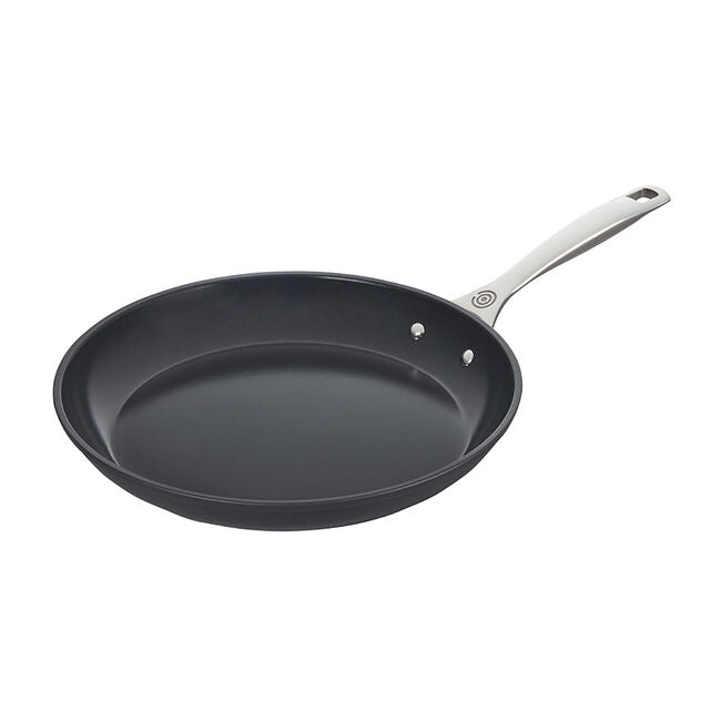 Load image into Gallery viewer, Le Creuset Essential Non-stick Ceramic Fry Pan

