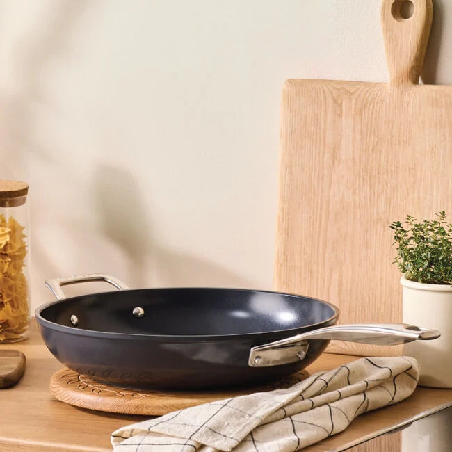 Load image into Gallery viewer, Le Creuset Essential Non-stick Ceramic Deep Fry Pan
