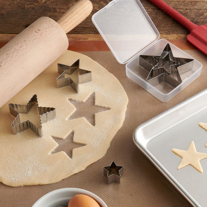 Load image into Gallery viewer, Mrs Anderson's Baking Star Cutter with Storage Container, Set of 5
