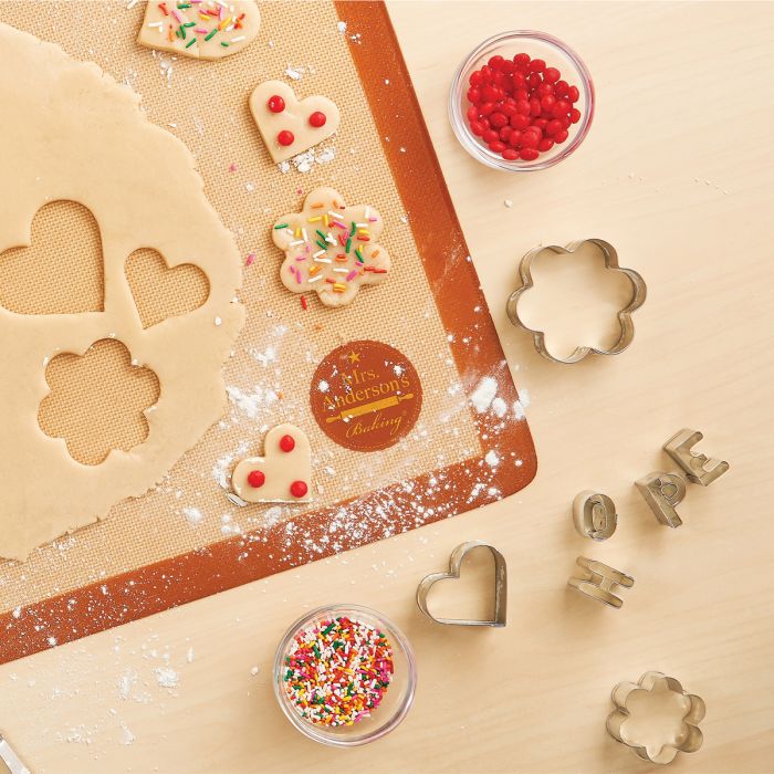 Load image into Gallery viewer, Mrs. Anderson's Baking Heart Cutter with Storage Container, Set of 5
