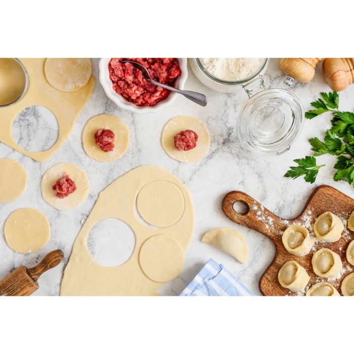Load image into Gallery viewer, Mrs. Anderson's Baking Round Cutters with Reusable Storage Container, Set of 10

