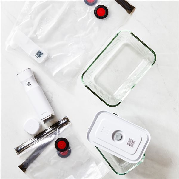 Load image into Gallery viewer, ZWILLING Fresh &amp; Save Vacuum Seal Starter Set with Glass Containers (7 Piece)
