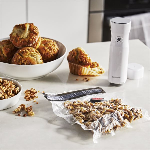 Load image into Gallery viewer, ZWILLING Fresh &amp; Save Vacuum Seal Starter Set with Glass Containers (7 Piece)
