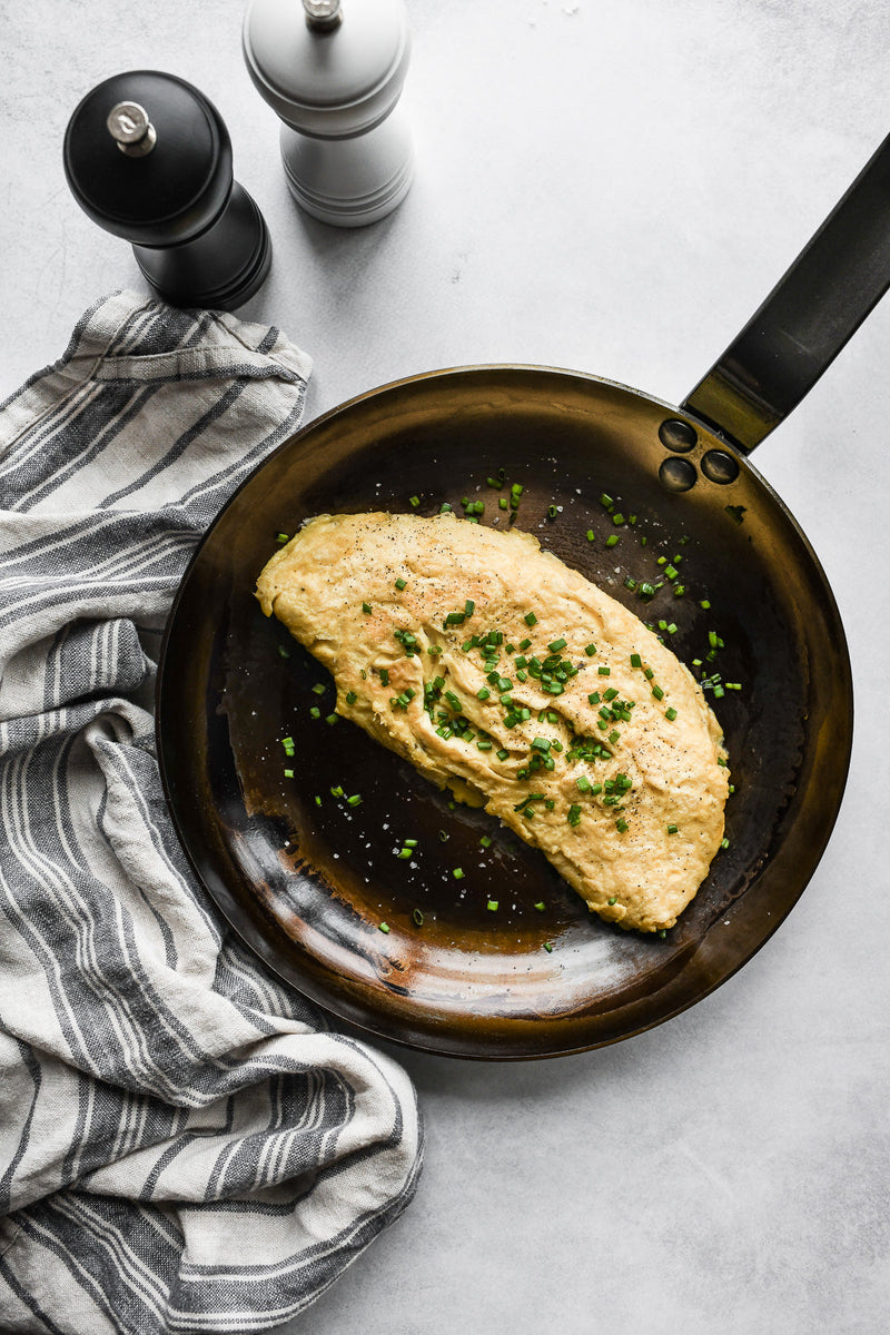 Load image into Gallery viewer, de Buyer MINERAL B Carbon Steel Omelette Pan
