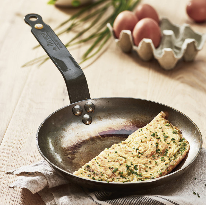 Load image into Gallery viewer, de Buyer MINERAL B Carbon Steel Omelette Pan
