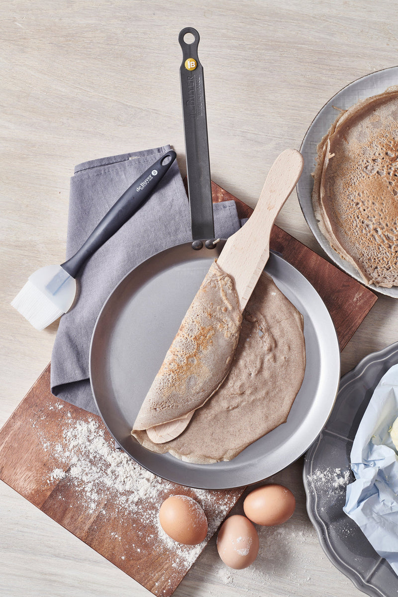 Load image into Gallery viewer, de Buyer MINERAL B Carbon Steel Crepe &amp; Tortilla Pan
