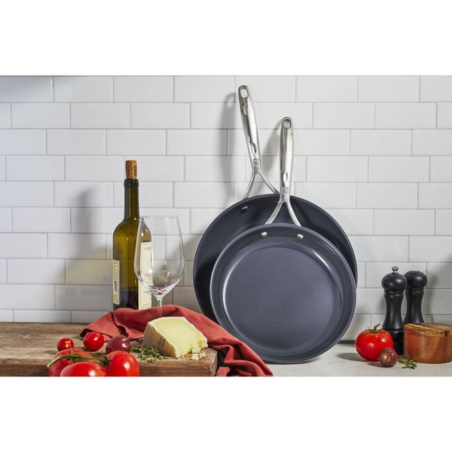 Load image into Gallery viewer, Zwilling Energy Plus 2 Piece Non-stick Ceramic Ceraforce XTREME Frying Pan Set
