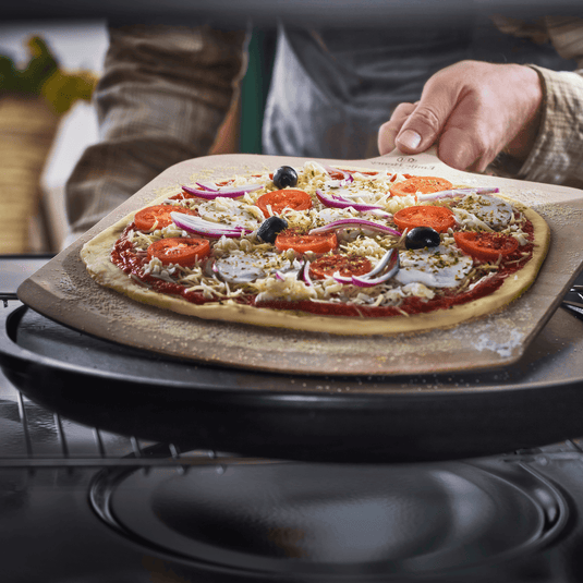 Emile Henry Pizza Station