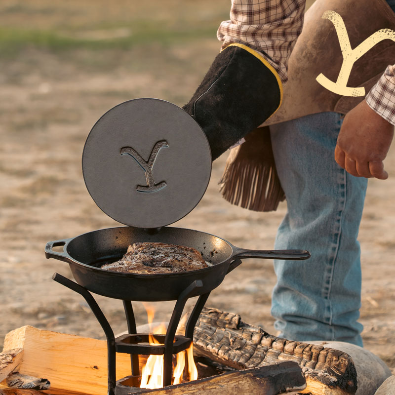 Load image into Gallery viewer, Lodge Yellowstone™ 8 Inch Round Seasoned Cast Iron “Power Y” Grill Press
