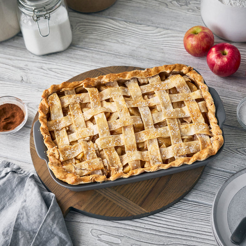 Load image into Gallery viewer, GreenPan Premiere Ovenware Ceramic Nonstick 13" x 9" Rectangular Baker
