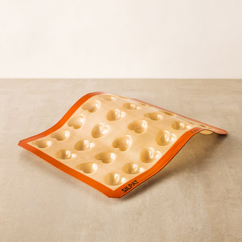 Load image into Gallery viewer, Silpat® Mini Heart Mold
