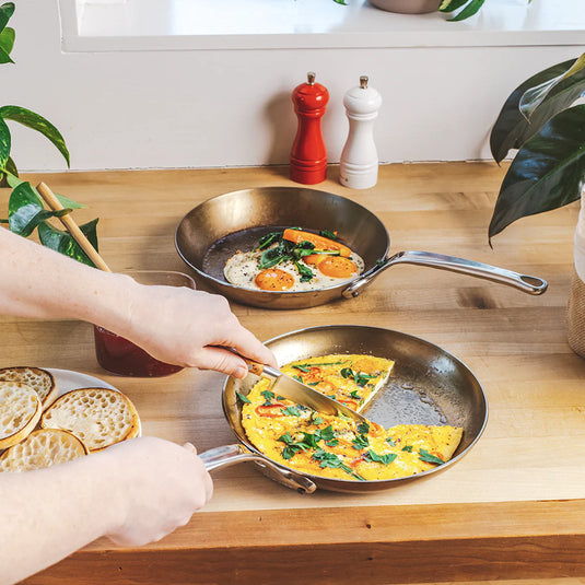 de Buyer MINERAL B PRO Carbon Steel Omelette Pan