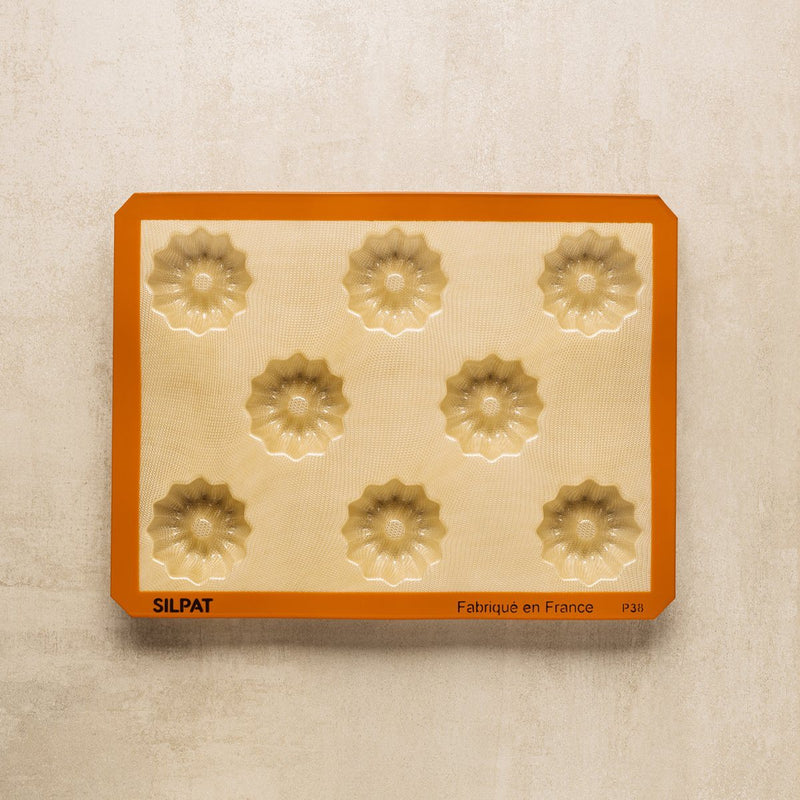 Load image into Gallery viewer, Silpat® Perfect Mini Fluted Cake Mold
