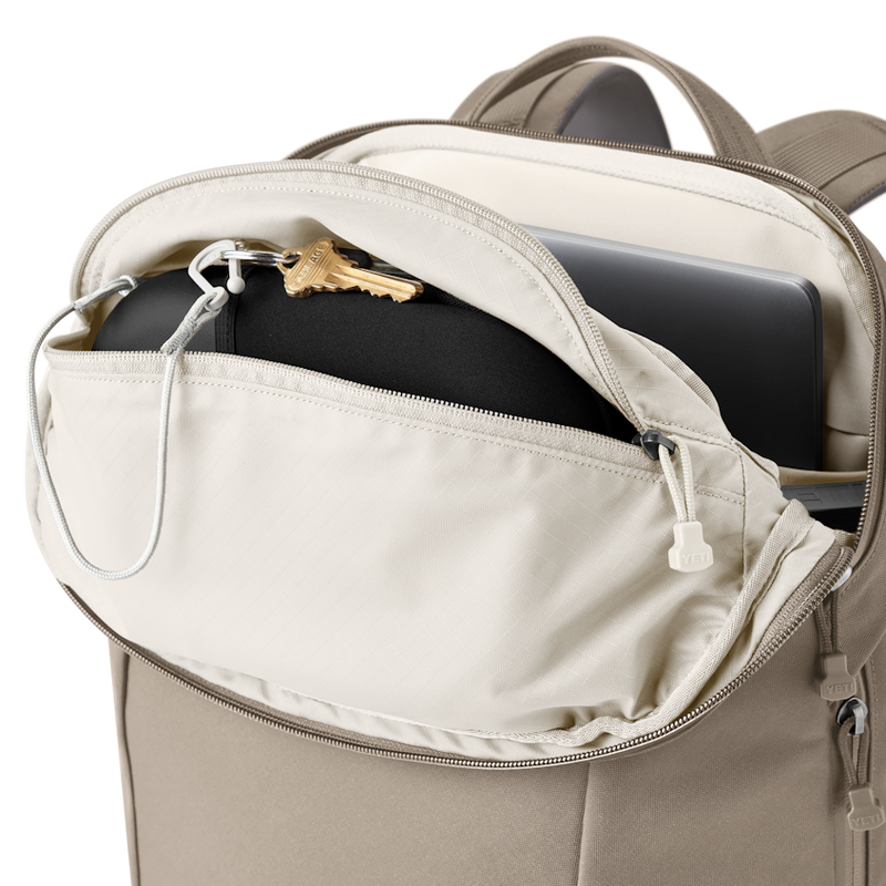 Load image into Gallery viewer, YETI Crossroads 22L Backpack
