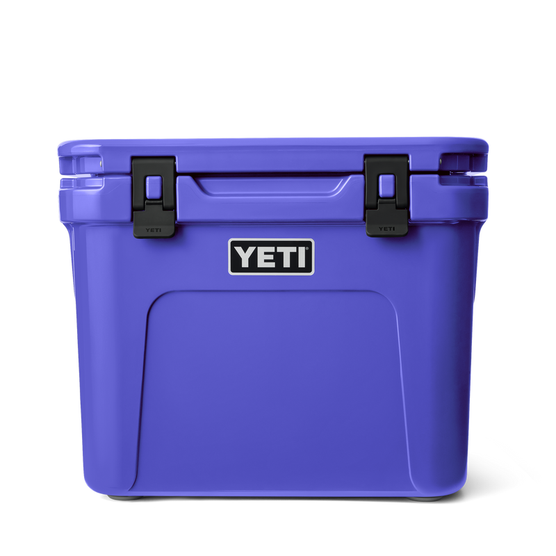 Load image into Gallery viewer, Yeti Roadie 32 Wheeled Cooler
