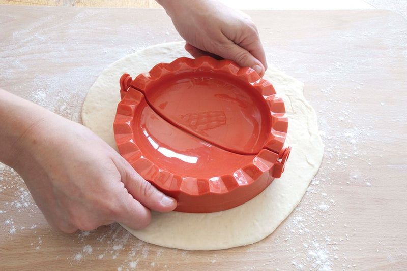 Load image into Gallery viewer, Pizzacraft Calzone Press
