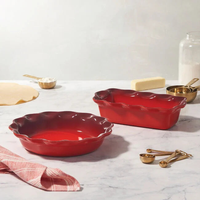 Load image into Gallery viewer, Le Creuset Heritage Pie Dish and Fluted Loaf Pan Set
