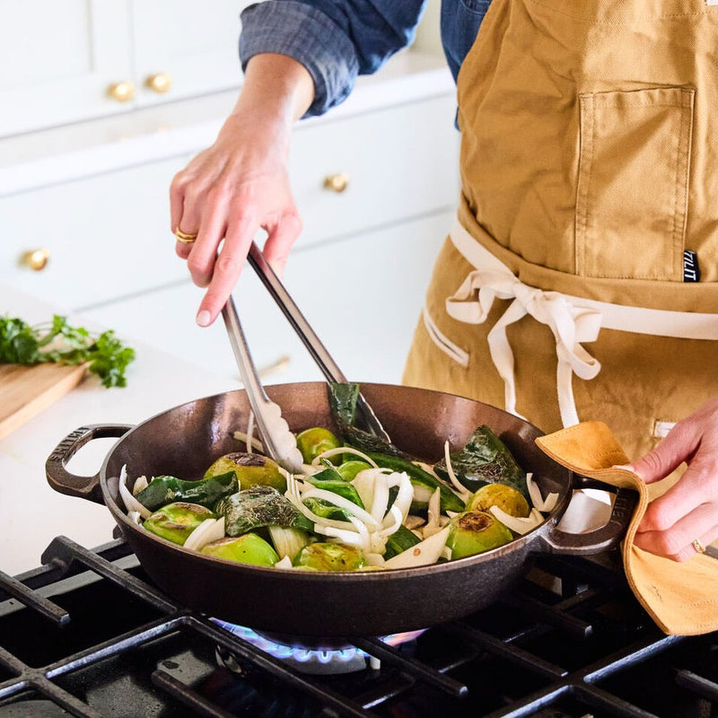 Load image into Gallery viewer, Smithey Ironware No. 12 Dual Handle Cast Iron Skillet
