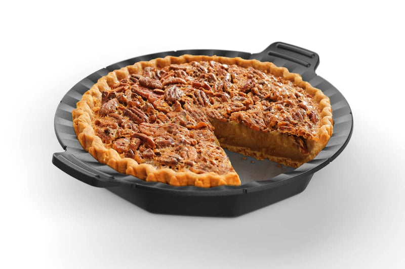Load image into Gallery viewer, Outset Pie Pan Cast Iron 9"
