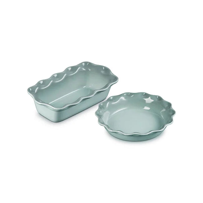 Load image into Gallery viewer, Le Creuset Heritage Pie Dish and Fluted Loaf Pan Set
