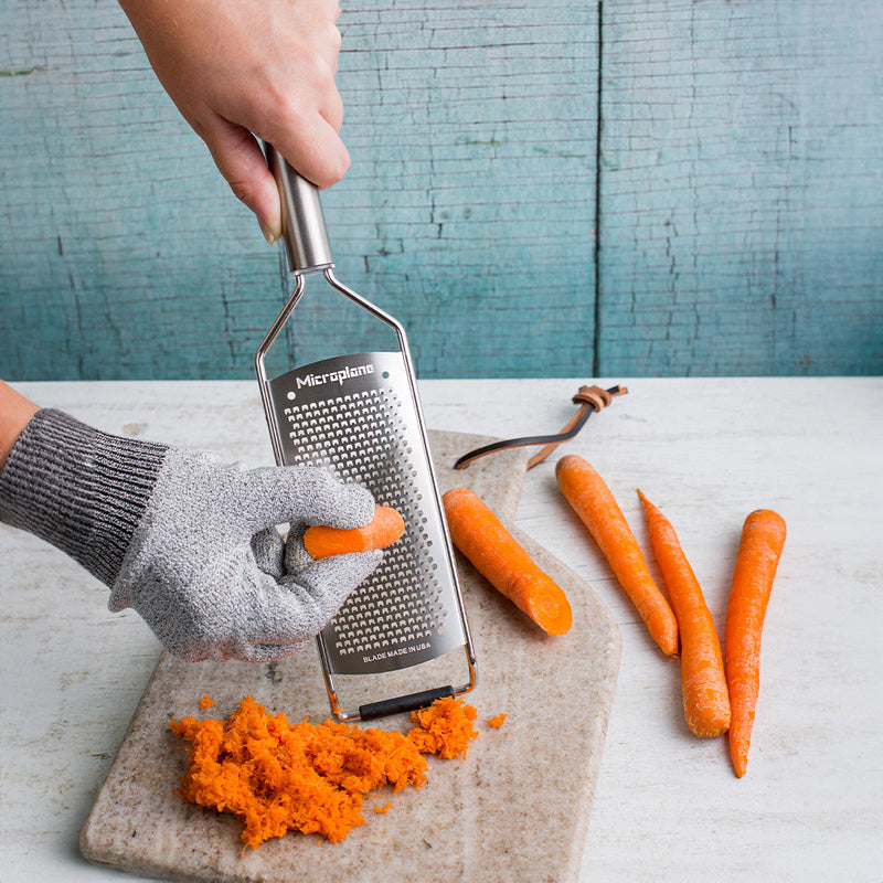 Load image into Gallery viewer, Microplane® Professional Series 2.0 Fine Grater
