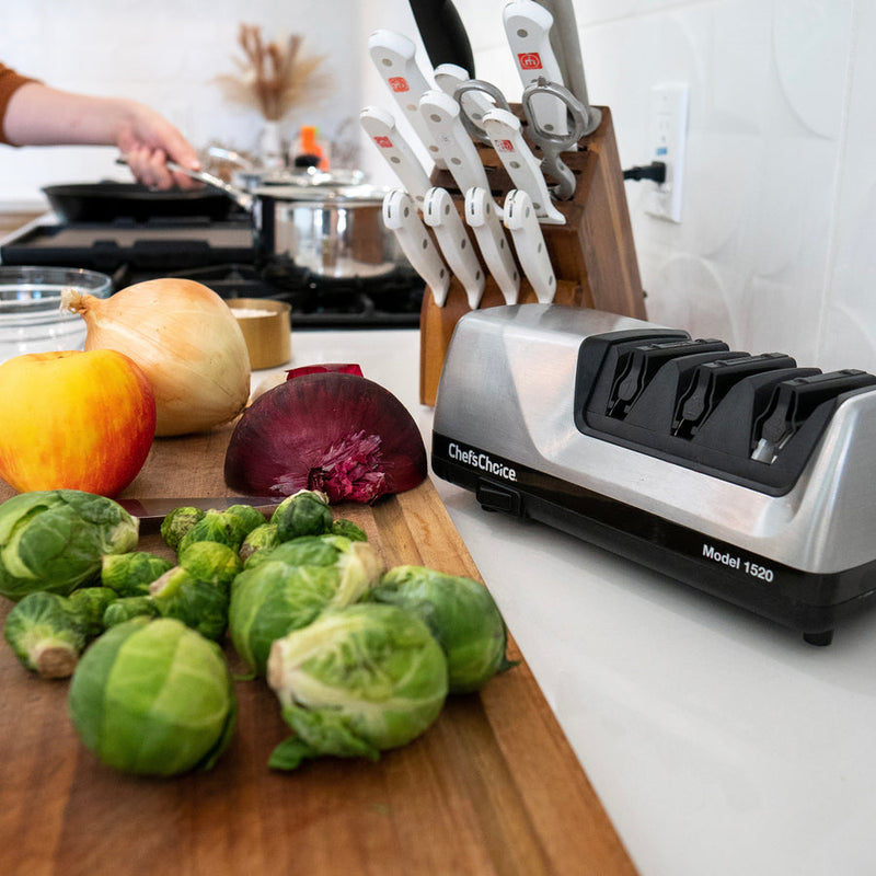 Load image into Gallery viewer, Chef'sChoice AngleSelect Professional Electric Knife Sharpener
