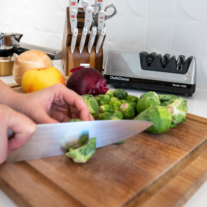 Load image into Gallery viewer, Chef'sChoice AngleSelect Professional Electric Knife Sharpener
