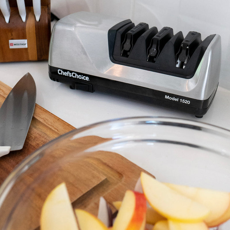 Load image into Gallery viewer, Chef'sChoice AngleSelect Professional Electric Knife Sharpener
