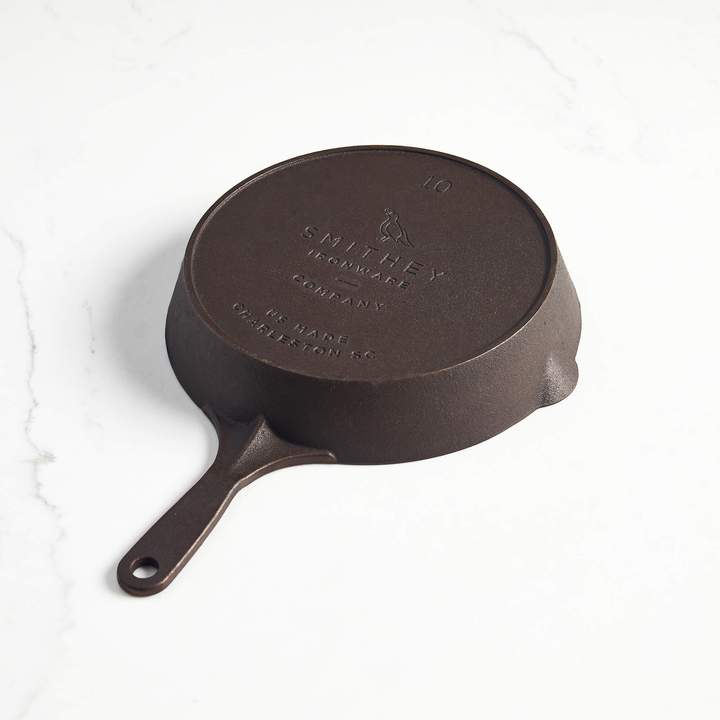Load image into Gallery viewer, Smithey Ironware No. 10 Traditional Cast Iron Skillet
