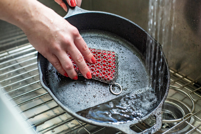 Load image into Gallery viewer, Lodge Silicone &amp; Chainmail Scrubbing Pad, Red
