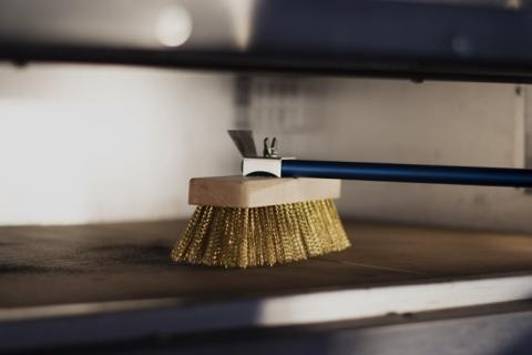 Load image into Gallery viewer, GI Metal 47" Oven Brush w/ Rotating Brass Bristle Head
