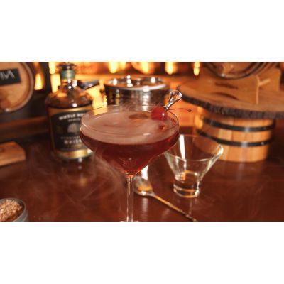 Load image into Gallery viewer, Foghat™ Smoked Manhattan Cocktail Kit W/ 5 Manhattan Cocktail Mixes
