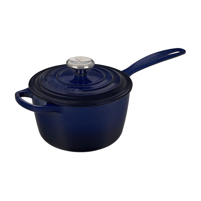 Load image into Gallery viewer, Le Creuset Signature Saucepan 1 3/4 qt.
