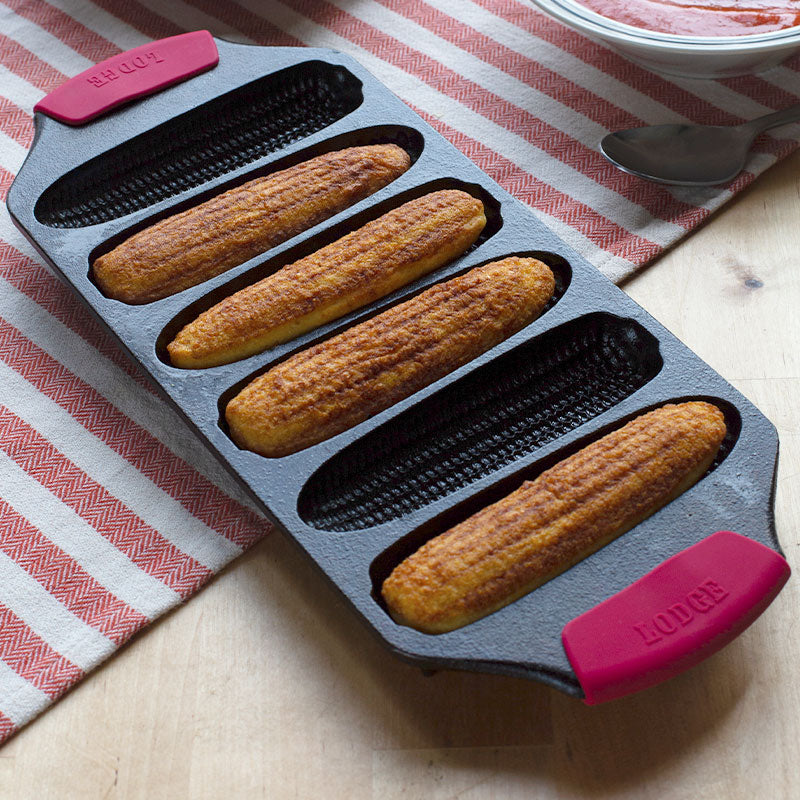 Load image into Gallery viewer, Lodge Bakeware Silicone Grips - Set of 2
