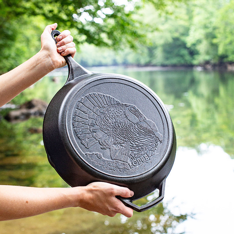 Load image into Gallery viewer, Lodge Wildlife Series™ 13.25 Inch Cast Iron Turkey Skillet

